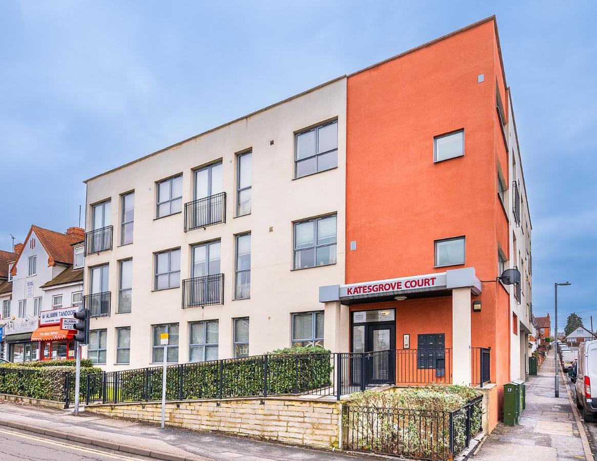 Modern & Spacious 2-Bed Flat With Secure Parking Reading Exterior photo